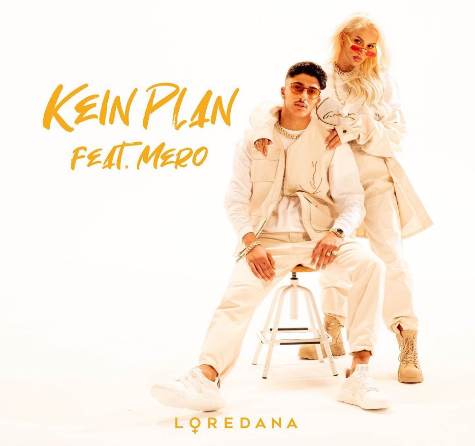 Loredana und Mero in Karl Kani outfits Album Cover gestylt von fashion stylist Monda Kul.
